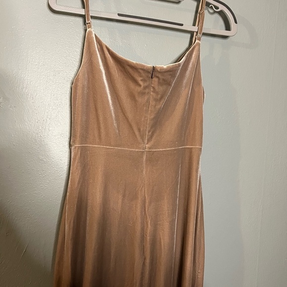 Revelry Nadia Velvet Dress in champagne size 4 - Picture 7 of 8
